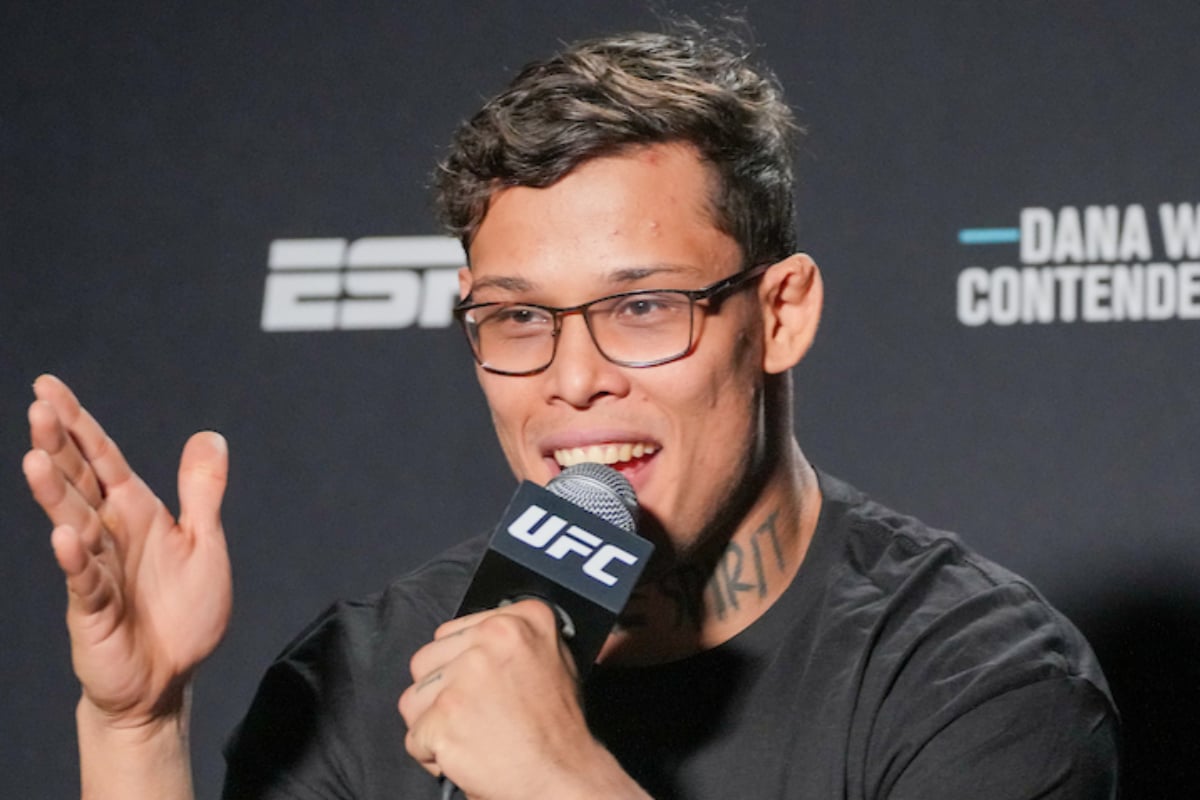 Invicto no Ultimate, Caio Borralho conversa com a imprensa durante coletiva.
