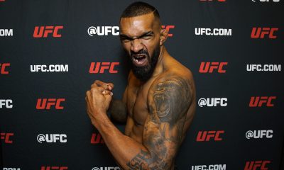 Brendson Ribeiro posa para fotos após ceder entrevista para a Ag Fight no UFC Vegas 104