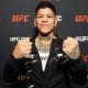 Denise Gomes posa para foto após vitória no UFC Vegas 106
